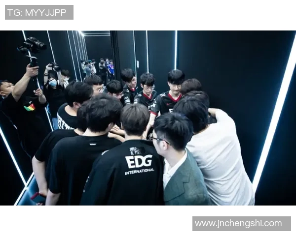 和平精英评论：EDG快攻策略的成功与失败分析