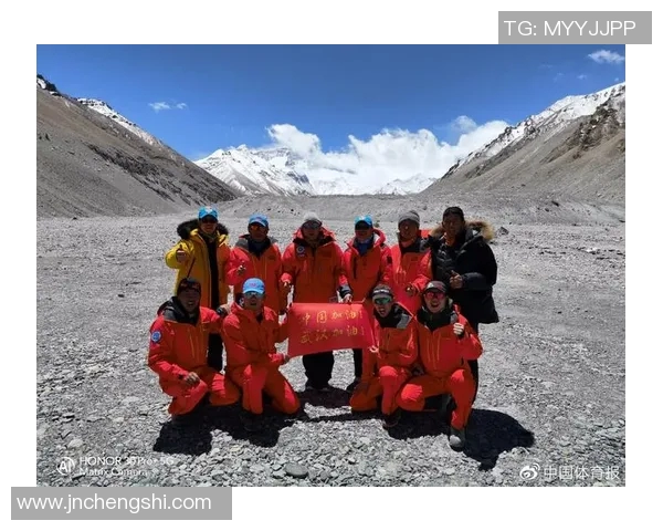 武汉攀岩队的团队协作探讨：共攀高峰的精神与实践