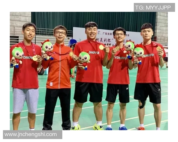 羽毛球的梦想与坚持：广州羽毛球队成长历程的真实记录与反思