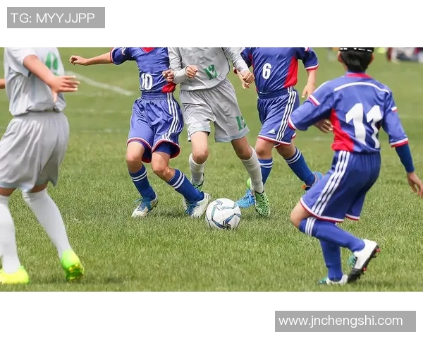 卢恩斯基尔与隆德的精彩对决揭示了足球战术的魅力与团队合作的重要性 卢恩斯基尔与隆德的精彩对决揭示了足球战术的魅力与团队合作的重要性