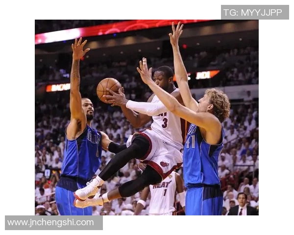 总决赛小牛对决热火精彩回顾与赛后分析全景呈现