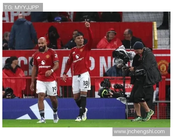 卡塞米罗的传奇之路：从巴西足球新星到欧洲顶级中场的蜕变与成就