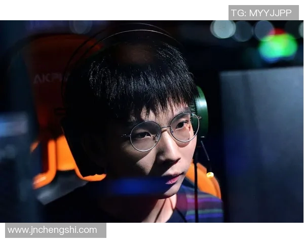 祝铭震：从青涩少年到电竞巨星的成长之路与奋斗故事