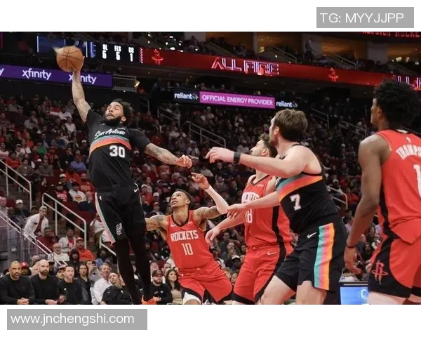 马刺与火箭激战第4场双方全力争夺季后赛晋级机会