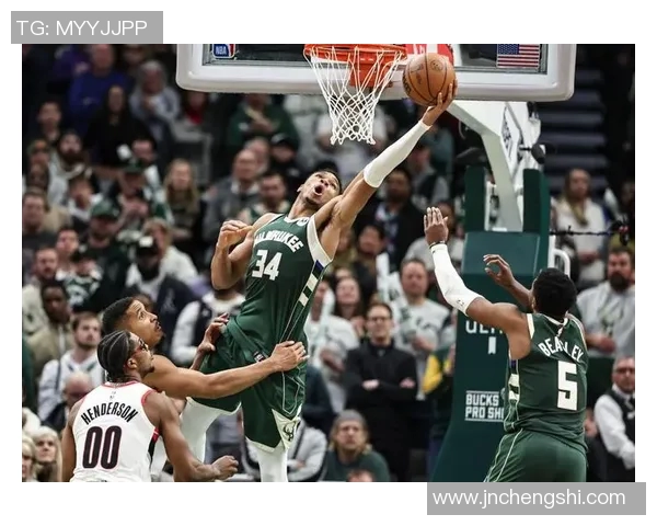 雄鹿与开拓者的巅峰对决360度全景回顾与精彩瞬间解析 雄鹿与开拓者的巅峰对决360度全景回顾与精彩瞬间解析